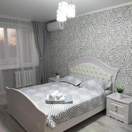 Вип 1Комн Айтиева 70 Oral Buitenkant foto